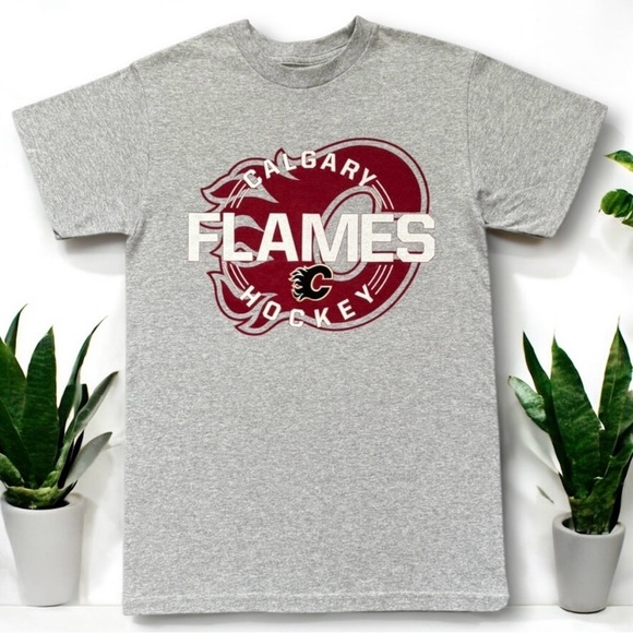 🆕Adult | Calgary Flames NHL Short Sleeve Tee - Picture 1 of 14